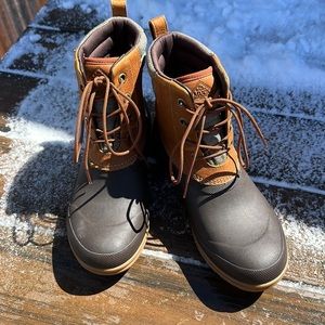 Women’s Laced Muck boots.